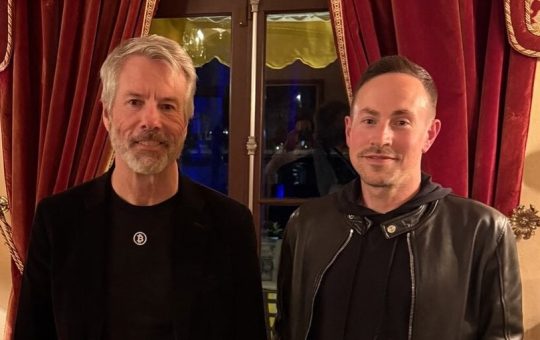 GameStop Rumored to Buy Bitcoin After CEO Poses With BTC Bull Michael Saylor