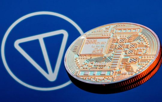 Toncoin soars after France returns Telegram founder's passport