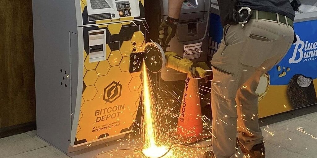 Texas Sheriffs Crack Bitcoin ATM With Power Tools to Retrieve $32,000